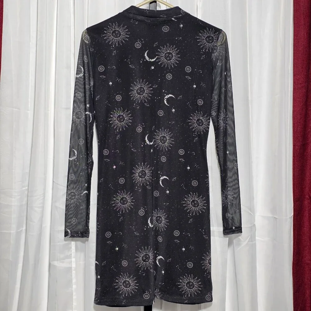 Justify - Picture 7 of 7